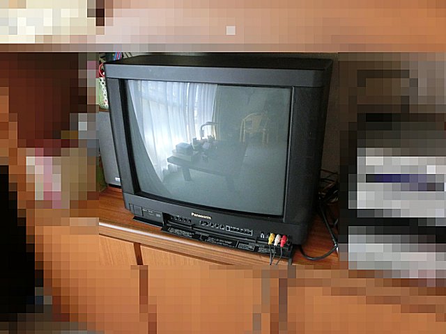 取り外しの為暫定設置になっているアナログテレビです。 取り外しの為暫定設置になっているアナログテレビです。