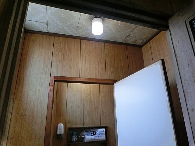 洗面所をLED化。 洗面所をLED化。