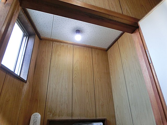 トイレもLED化。 トイレもLED化。