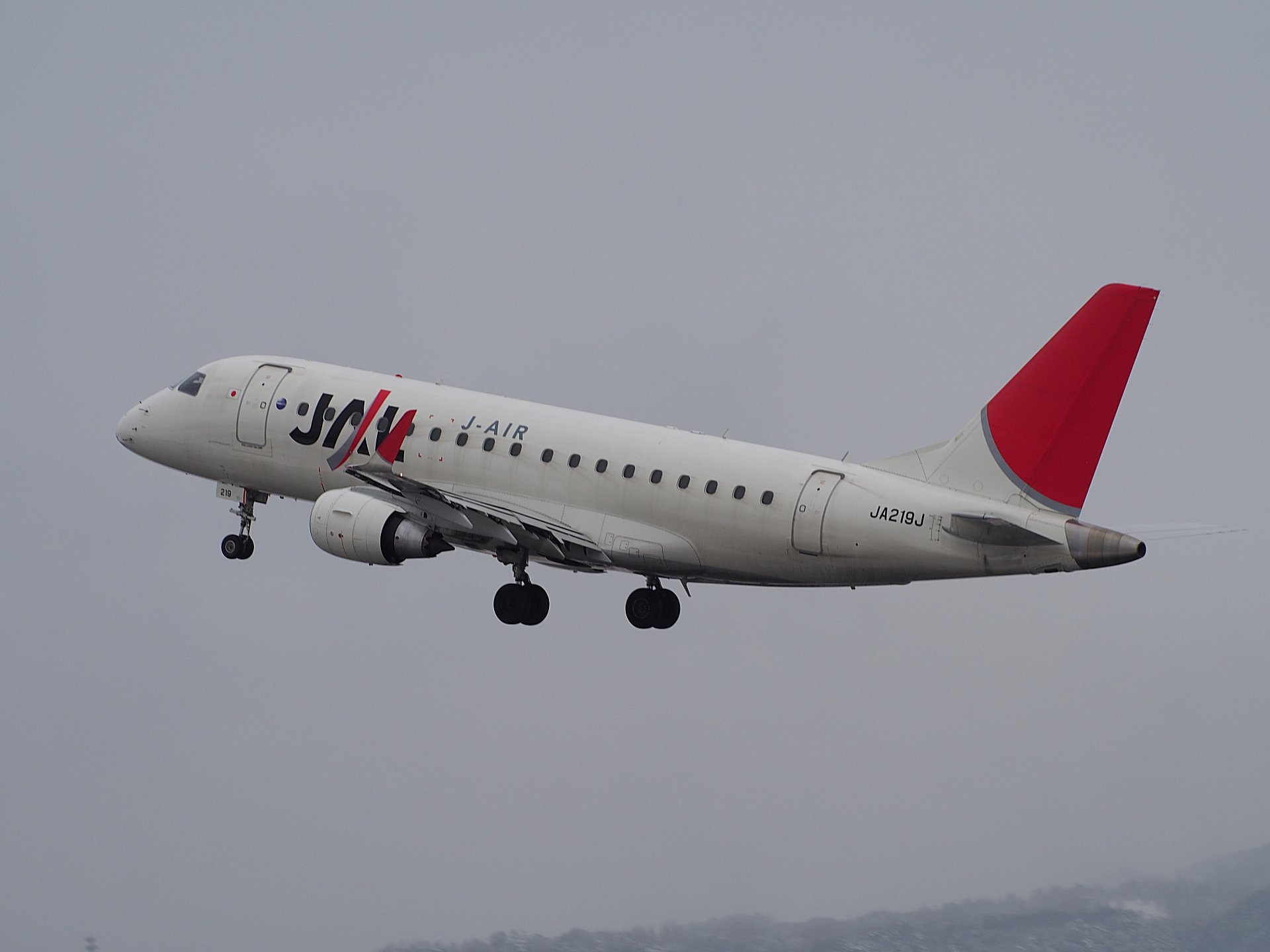 J-AIR(JAL) E170(JA219J)ΥΦ(32L)