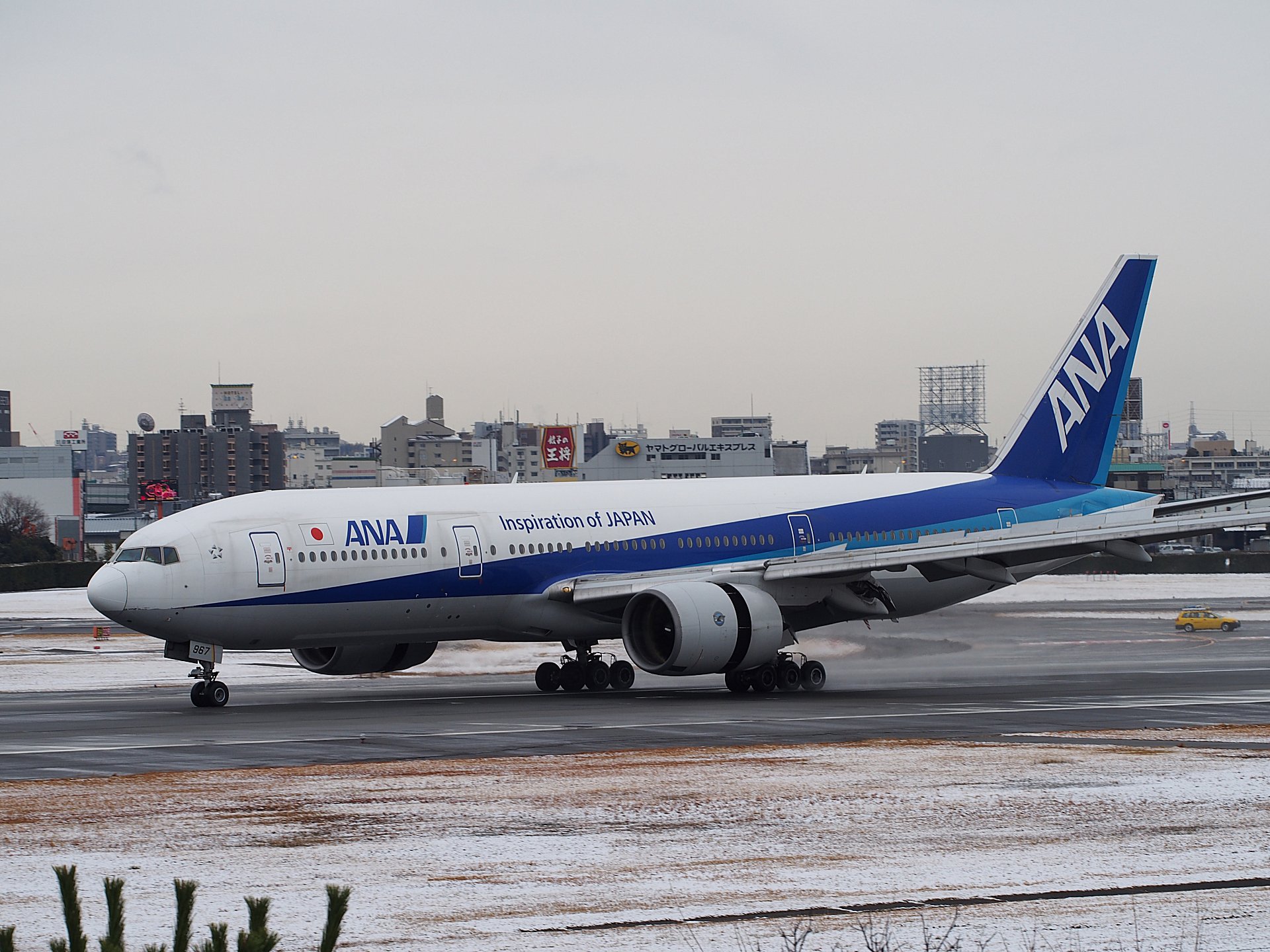 褷ANA25 B777-200(JA8967)Φ(32L)