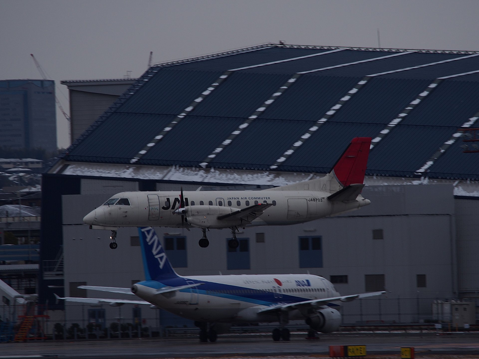 JAC SAAB340B(JA8703)Φ(32R)