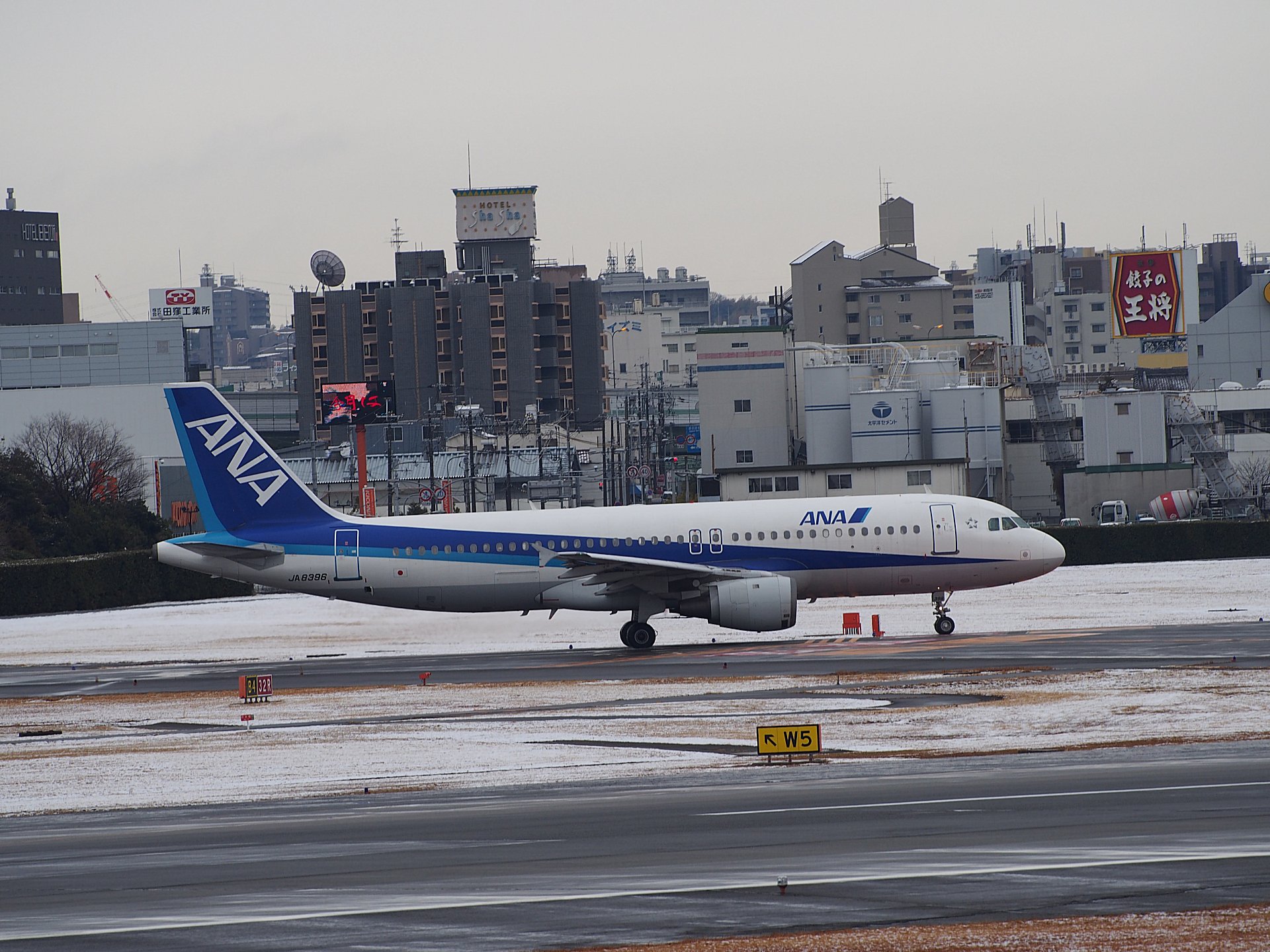 ʤʤäANA A320-211(JA8396)Υ󥰡