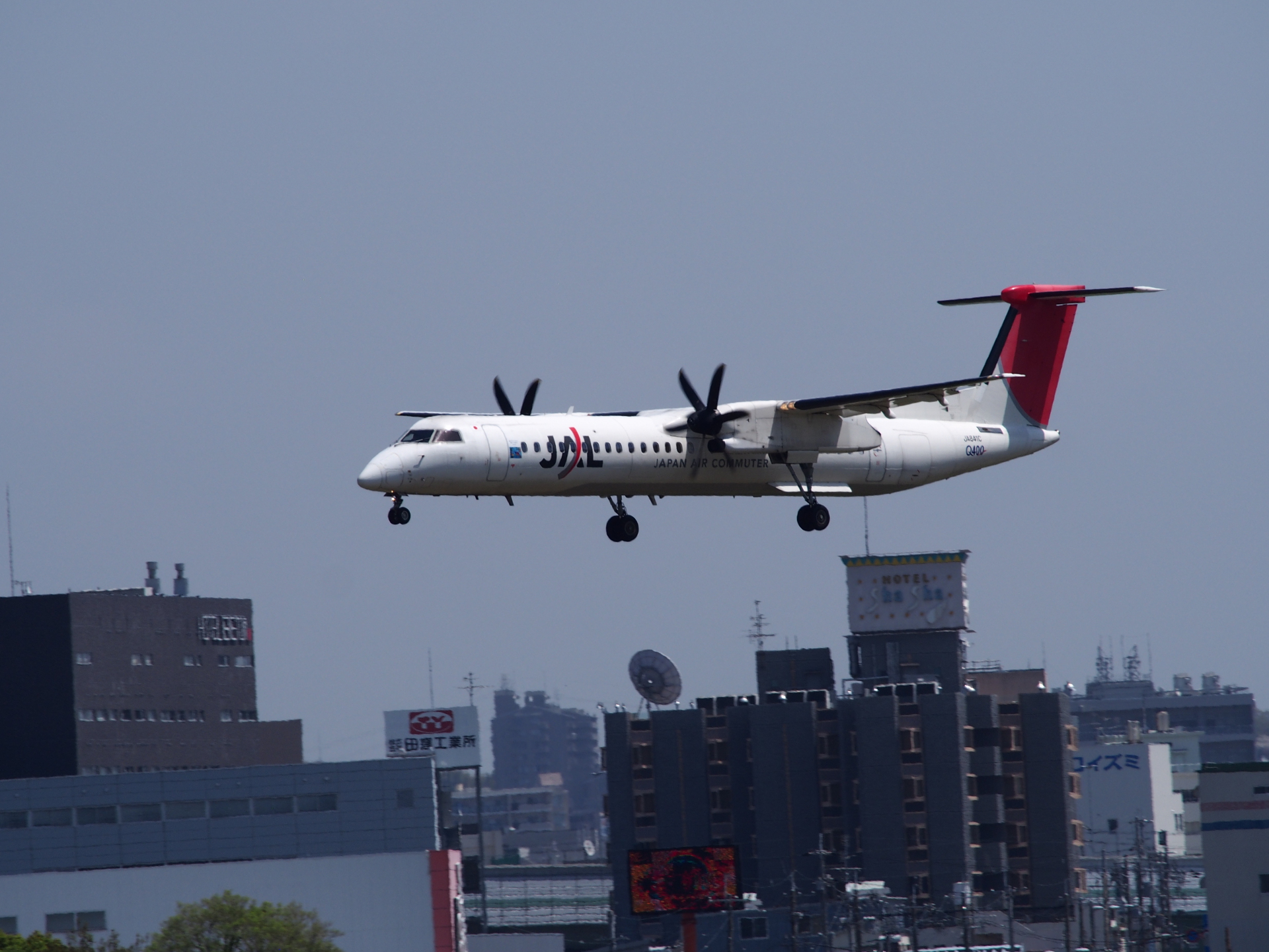 Japan Air Commuter DHC-8-402Q Dash8 JA841CǤ
