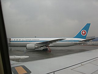 懐かしいモヒカン・リバイバルカラーのANA機です。(^o^) 懐かしいモヒカン・リバイバルカラーのANA機です。(^o^)