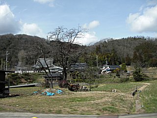 工場周辺の気温は20度行っていました。(^o^) 工場周辺の気温は20度行っていました。(^o^)