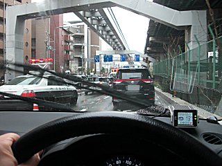 雨の中の事故渋滞です。(^o^;) 雨の中の事故渋滞です。(^o^;)