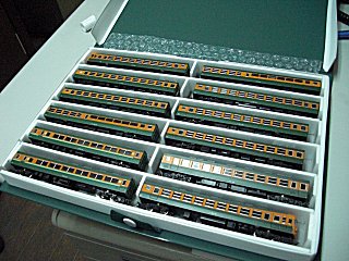 153系を「せっつ」「なにわ」編成で合箱しました。(^o^) 153系を「せっつ」「なにわ」編成で合箱しました。(^o^)