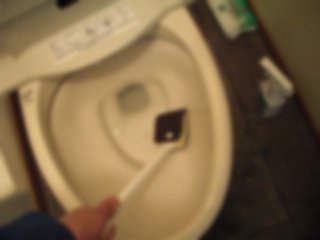2階のトイレから掃除し始めました。(^o^) 2階のトイレから掃除し始めました。(^o^)