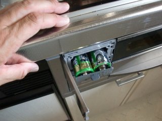 やっとコンロの電池を換えました。 やっとコンロの電池を換えました。