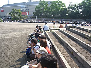既に長蛇の列(^_^;) 既に長蛇の列(^_^;)